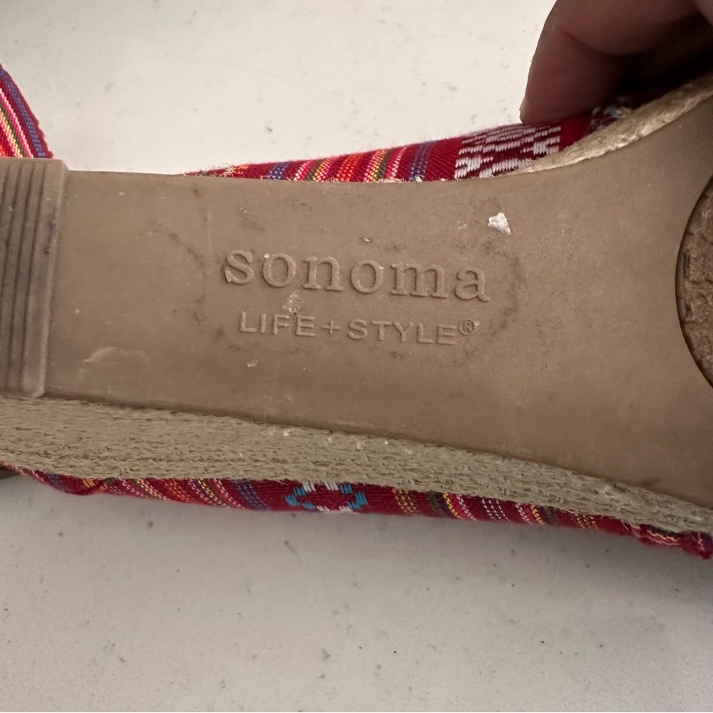 Sonoma Life + Style Womens Peep Toe Wedge Shoes Red Stripe Size 9 M Fabric Upper - Picture 9 of 10